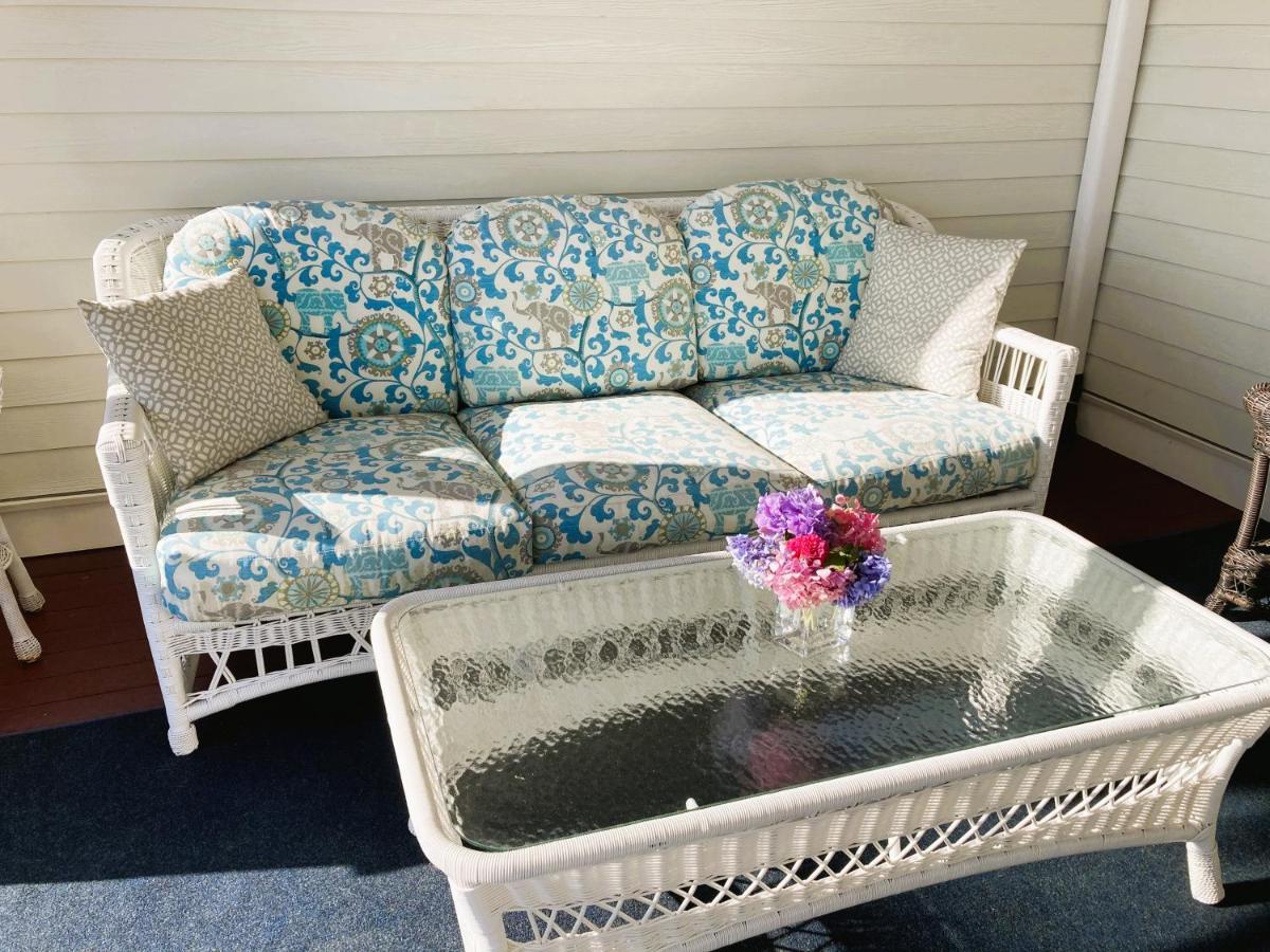 By The Sea Guests Bed & Breakfast And Suites Dennisport Exterior foto